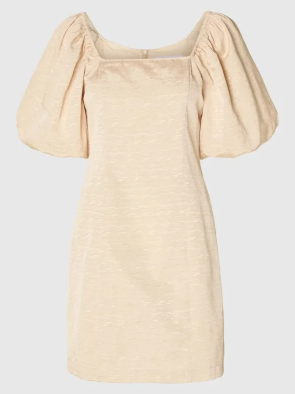 Kjoler>SELECTED OFF-THE-SHOULDER KORT KJOLE Beige