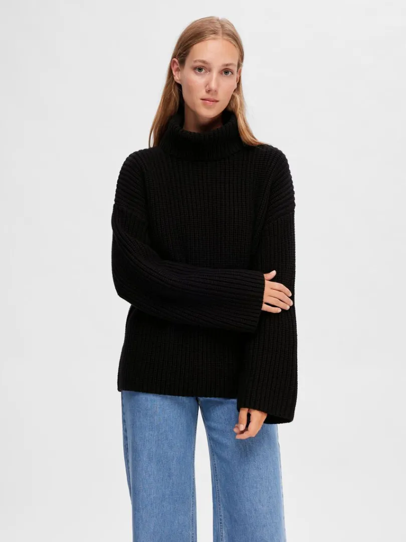 oversized_chunky_strikket_0.webp Strik>SELECTED OVERSIZED CHUNKY STRIKKET TRØJE Black