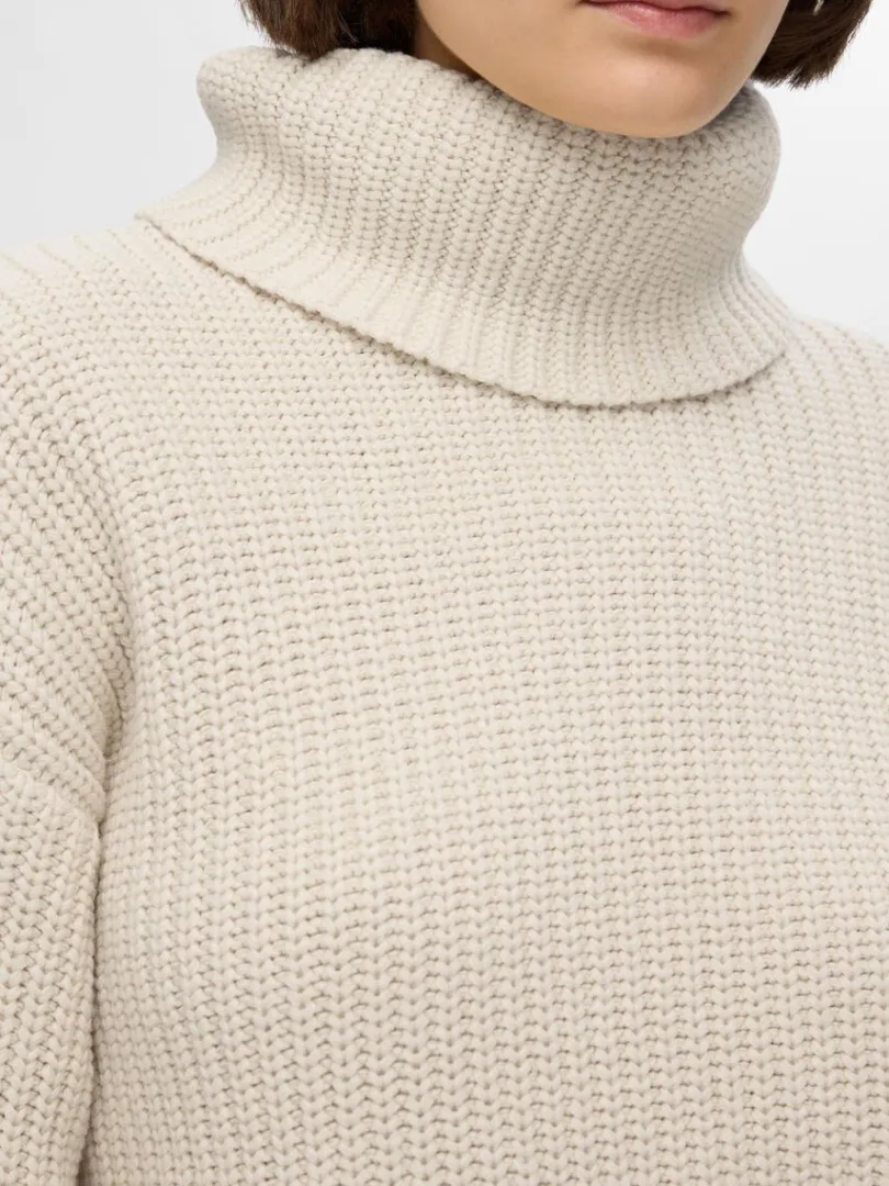 oversized_chunky_strikket_3-1.webp Strik>SELECTED OVERSIZED CHUNKY STRIKKET TRØJE Beige