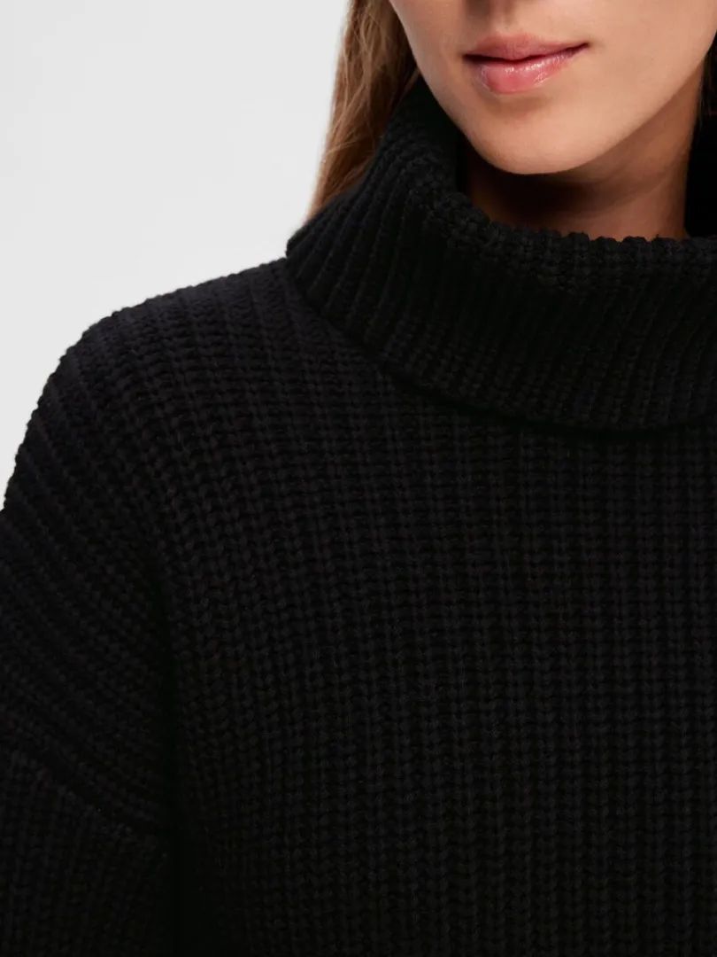 oversized_chunky_strikket_3.webp Strik>SELECTED OVERSIZED CHUNKY STRIKKET TRØJE Black