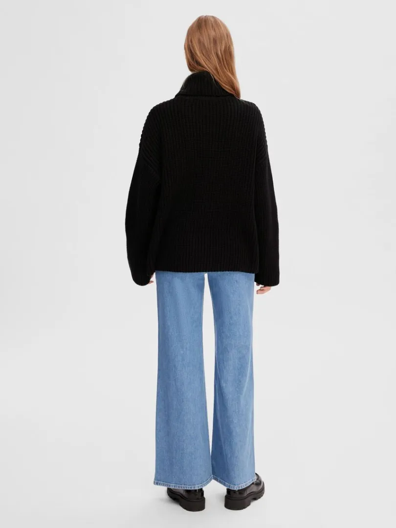 oversized_chunky_strikket_4.webp Strik>SELECTED OVERSIZED CHUNKY STRIKKET TRØJE Black