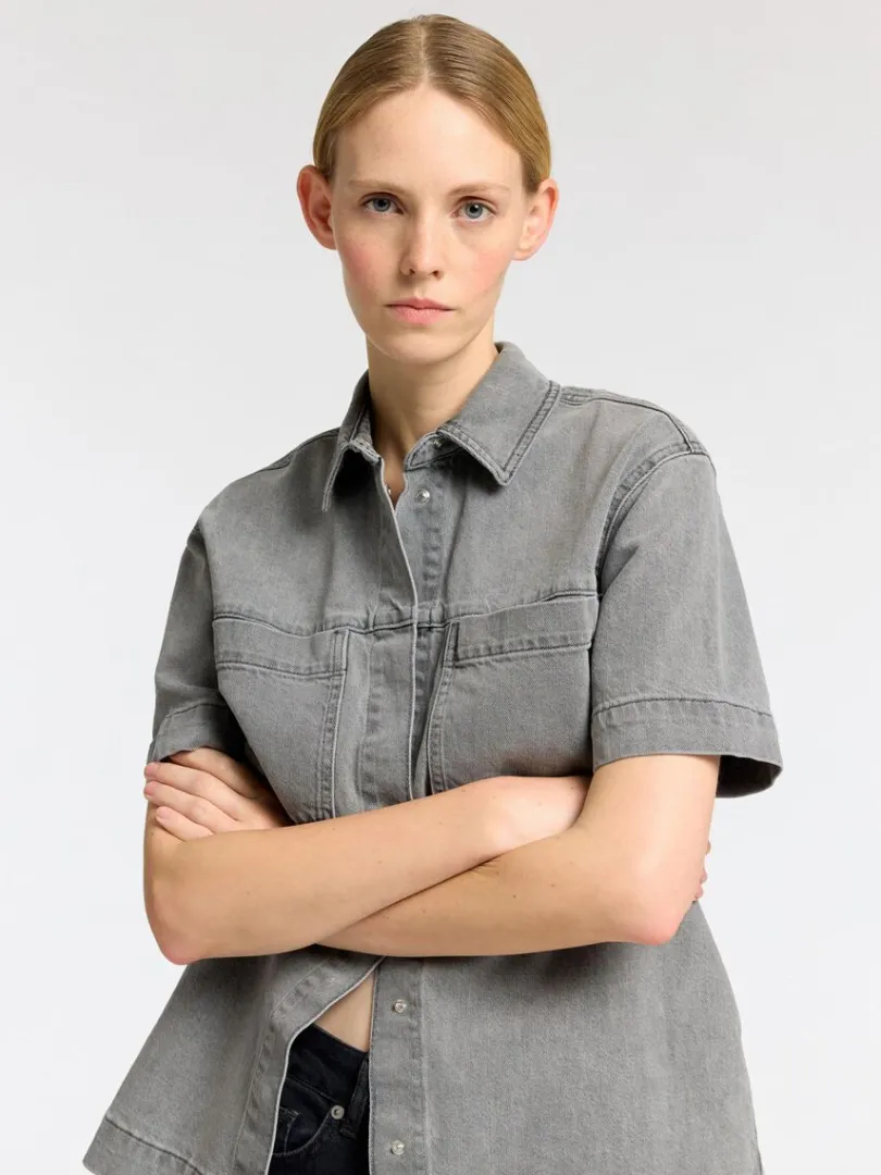 oversized_denimskjorte_2.webp Skjorter>SELECTED OVERSIZED DENIMSKJORTE Grey