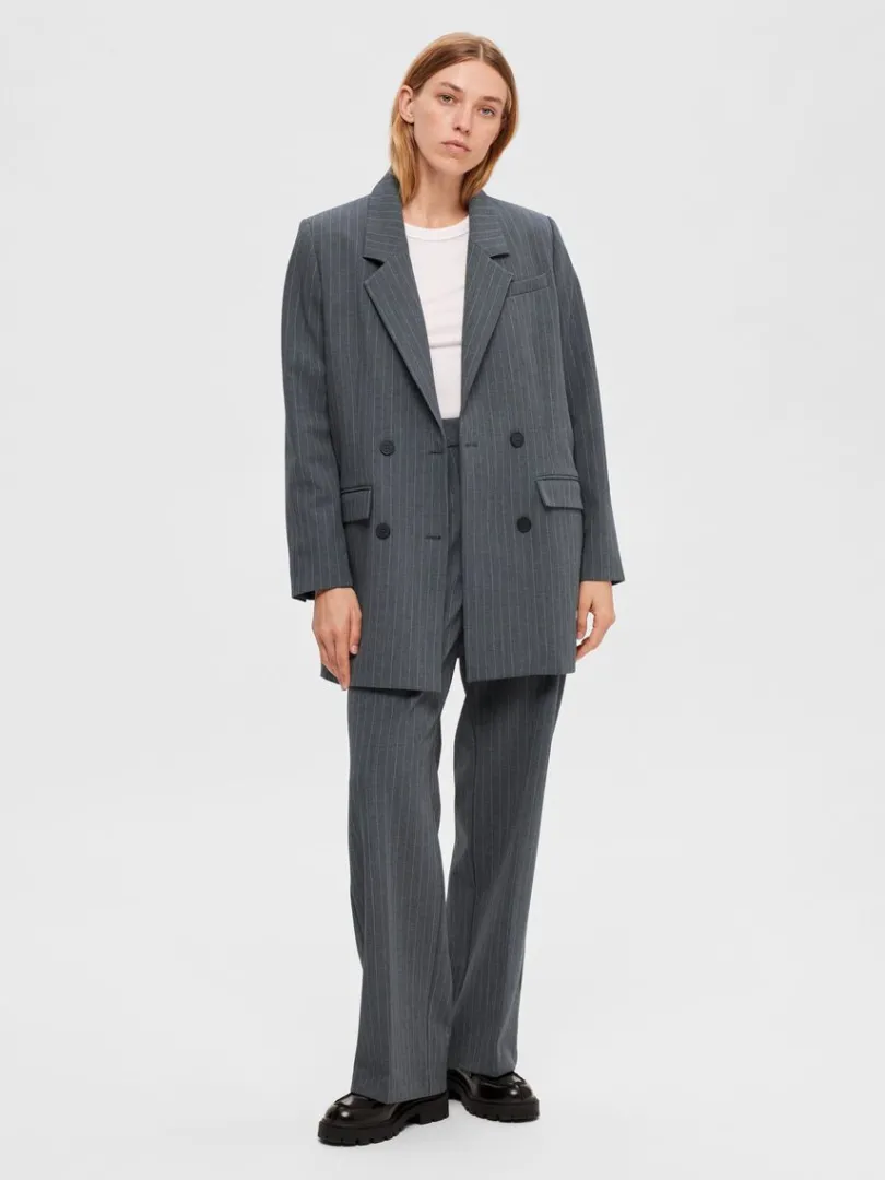 oversized_enkeltradet_bla_1-1.webp Jakkesæt & Blazers>SELECTED OVERSIZED ENKELTRADET BLAZER Grey