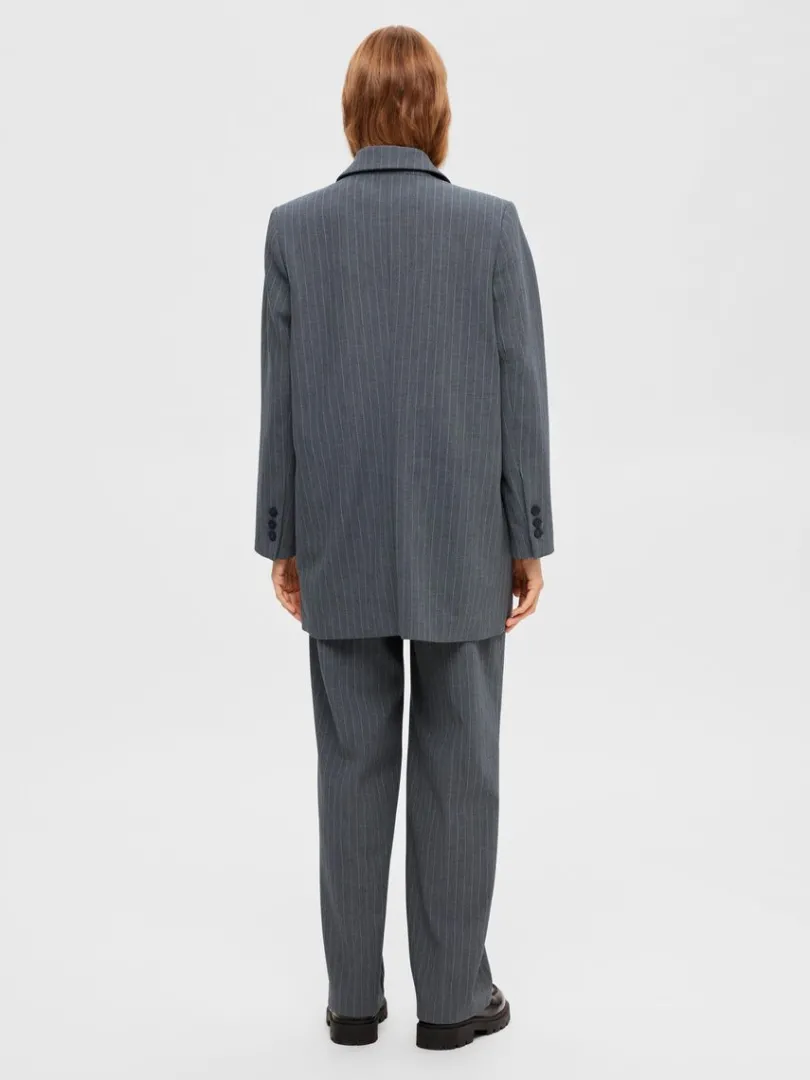 oversized_enkeltradet_bla_4.webp Jakkesæt & Blazers>SELECTED OVERSIZED ENKELTRADET BLAZER Grey