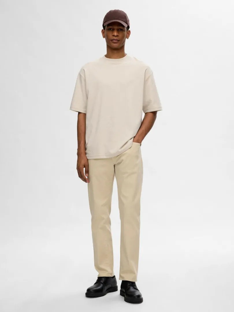 oversized_kortrmet_tshirt_1-6.webp T-shirts>SELECTED OVERSIZED KORTÆRMET T-SHIRT Beige