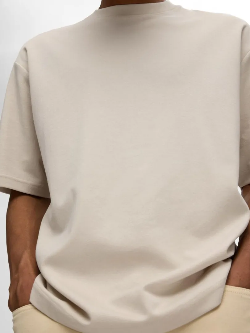 oversized_kortrmet_tshirt_3-6.webp T-shirts>SELECTED OVERSIZED KORTÆRMET T-SHIRT Beige