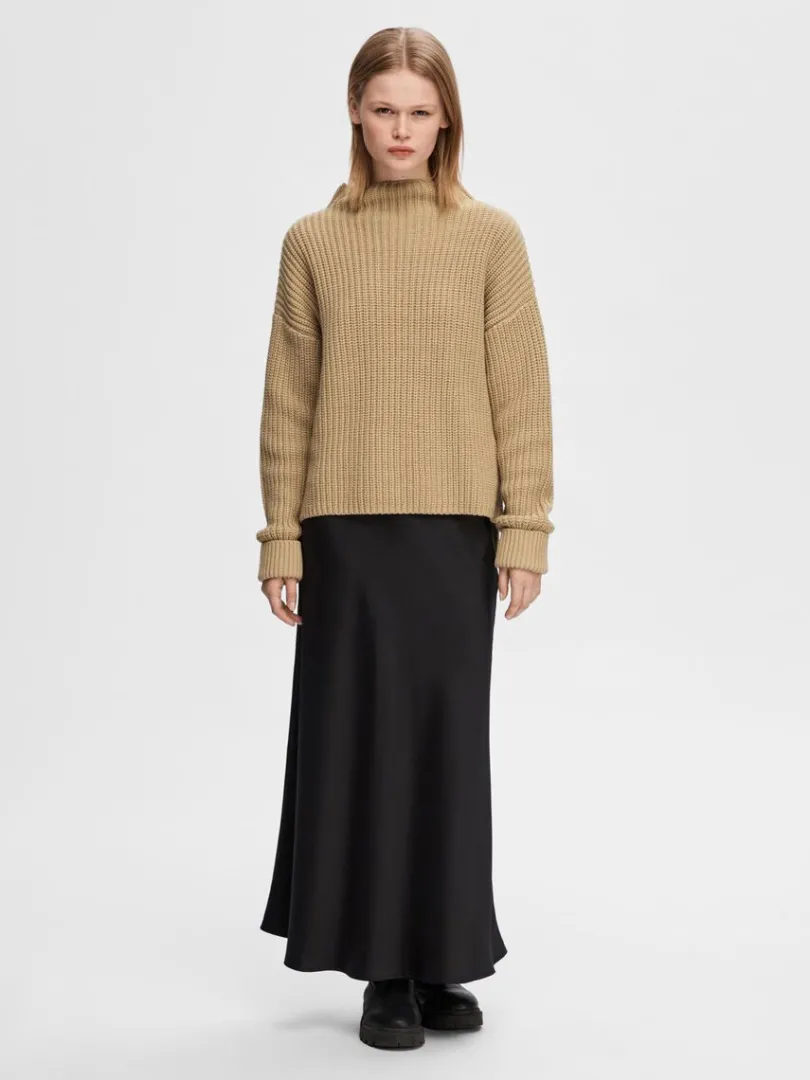 oversized_striktrje_1-11.webp Strik>SELECTED OVERSIZED STRIKTRØJE Brown