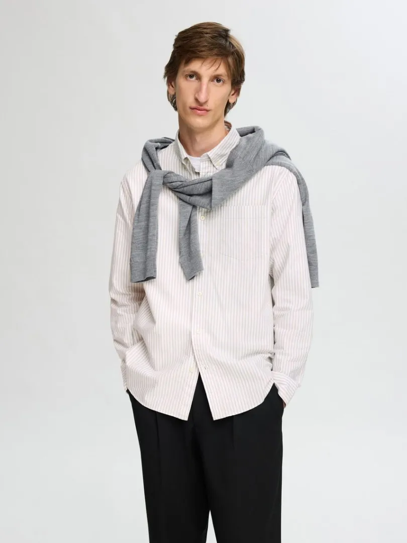 oxford_skjorte_3-5.webp Skjorter>SELECTED OXFORD SKJORTE White