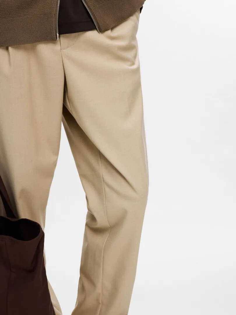 plisseret_bukser_5-5.webp Bukser>SELECTED PLISSERET BUKSER Beige