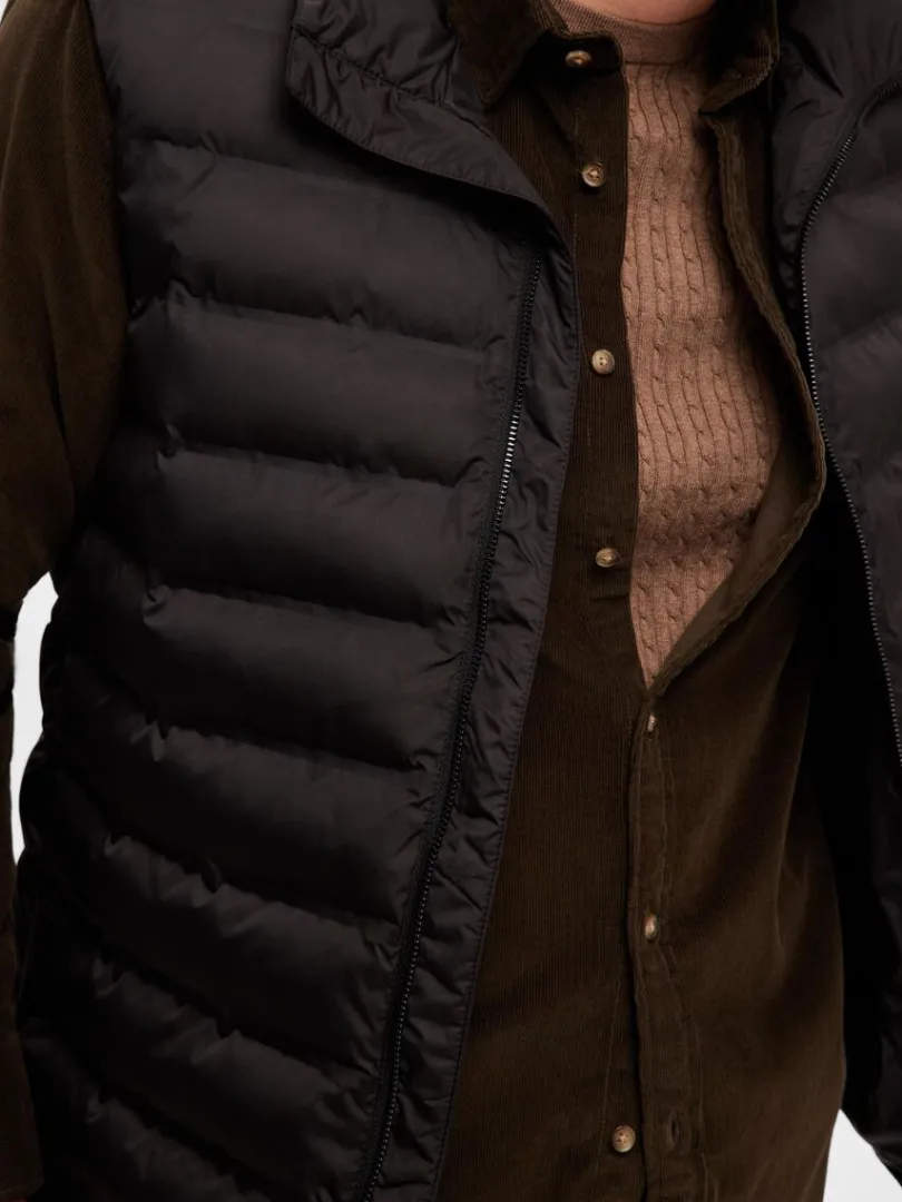 polstret_quiltet_vest_5-3.webp Overtøj>SELECTED POLSTRET QUILTET VEST Black
