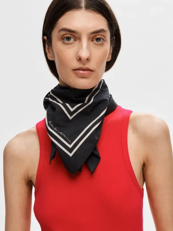 Accessories>SELECTED PRINTET HALSTØRKLÆDE Black