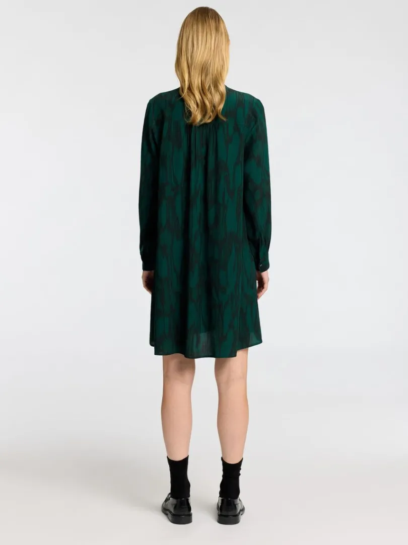 printet_kort_kjole_4.webp Kjoler>SELECTED PRINTET KORT KJOLE Green