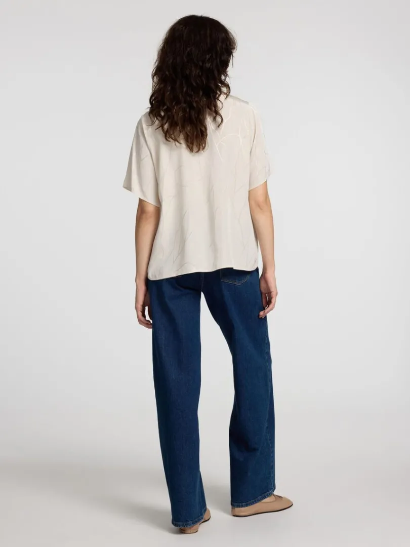 printet_top_med_vhals_4.webp Toppe Og Bluser>SELECTED PRINTET TOP MED V-HALS Beige