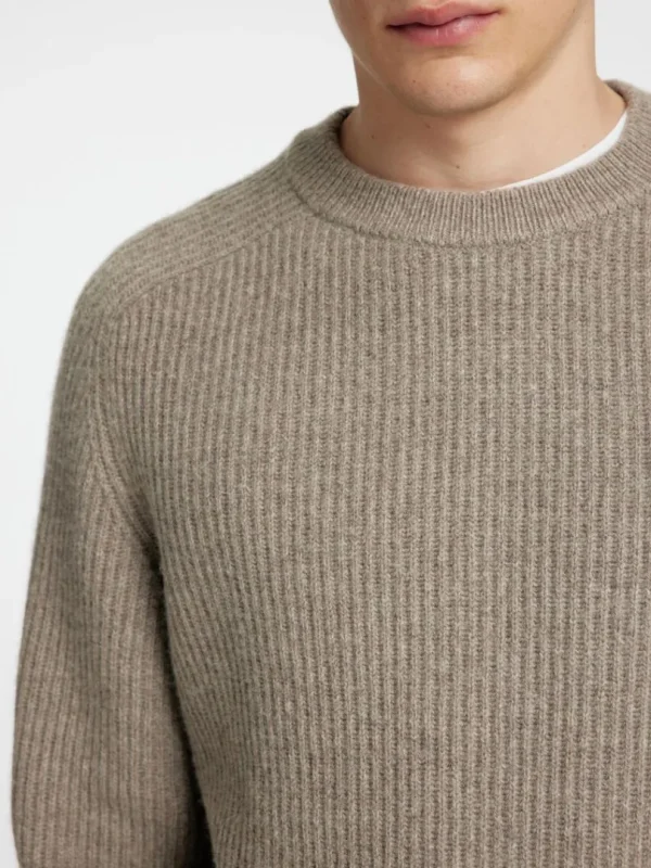 Strik>SELECTED REGULAR FIT SWEATER MED RUND HALS Brown