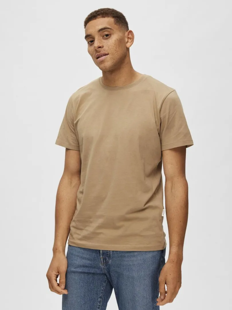 regular_tshirt_0-6.webp T-shirts>SELECTED REGULAR T-SHIRT Brown
