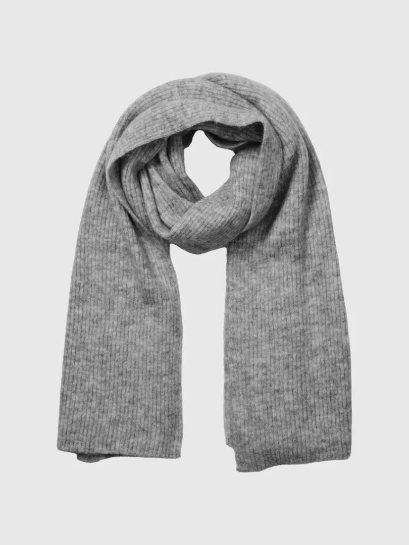 ribbet_halstrklde_0-6.webp Accessories>SELECTED RIBBET HALSTØRKLÆDE Grey