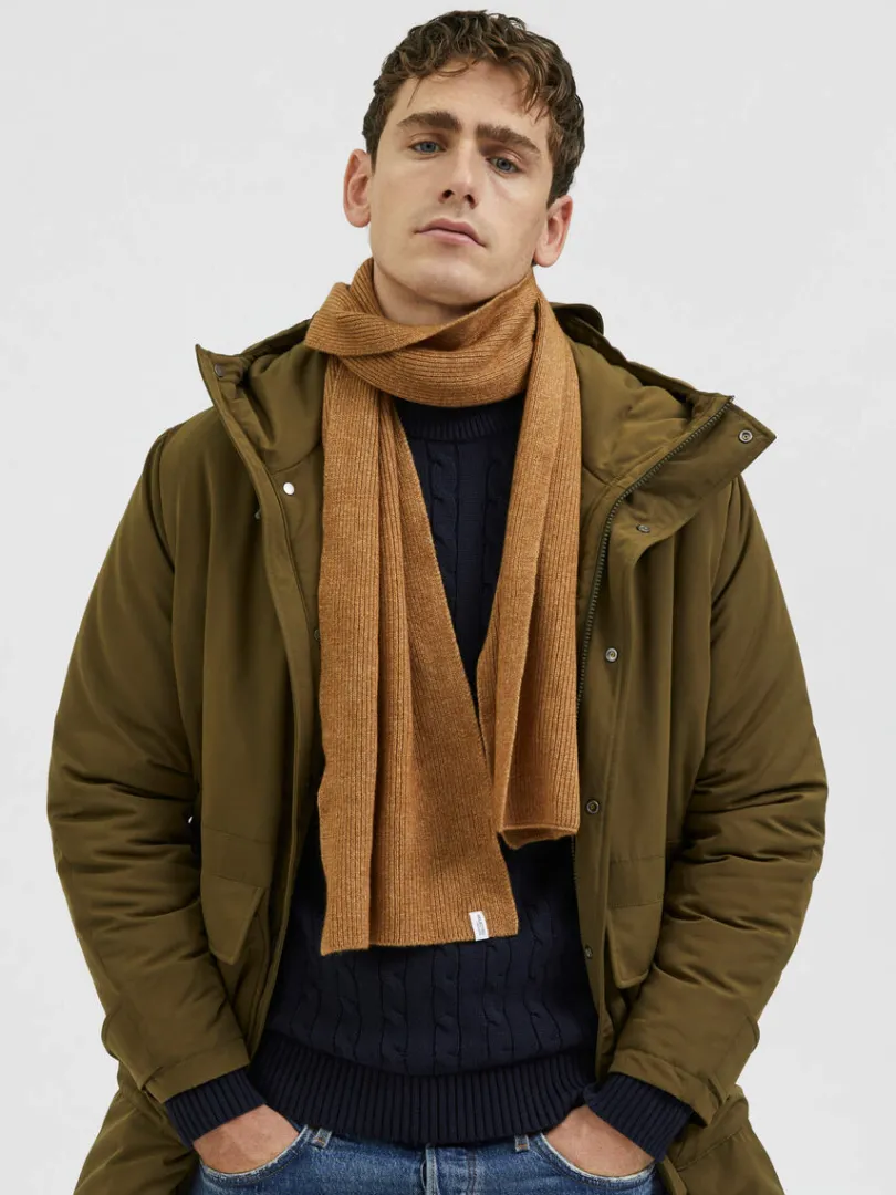 ribbet_halstrklde_1-4.webp Accessories>SELECTED RIBBET HALSTØRKLÆDE Brown