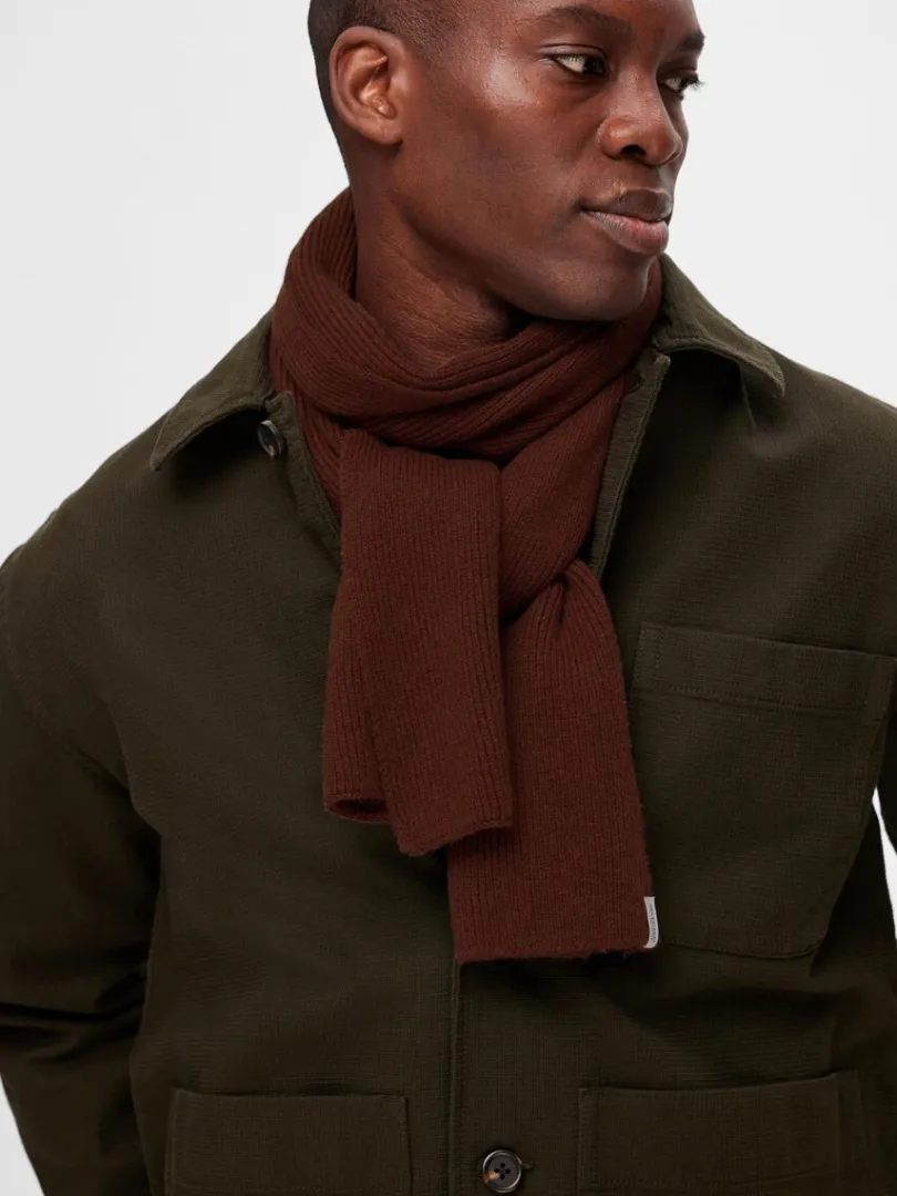 ribbet_halstrklde_1-7.webp Accessories>SELECTED RIBBET HALSTØRKLÆDE Brown
