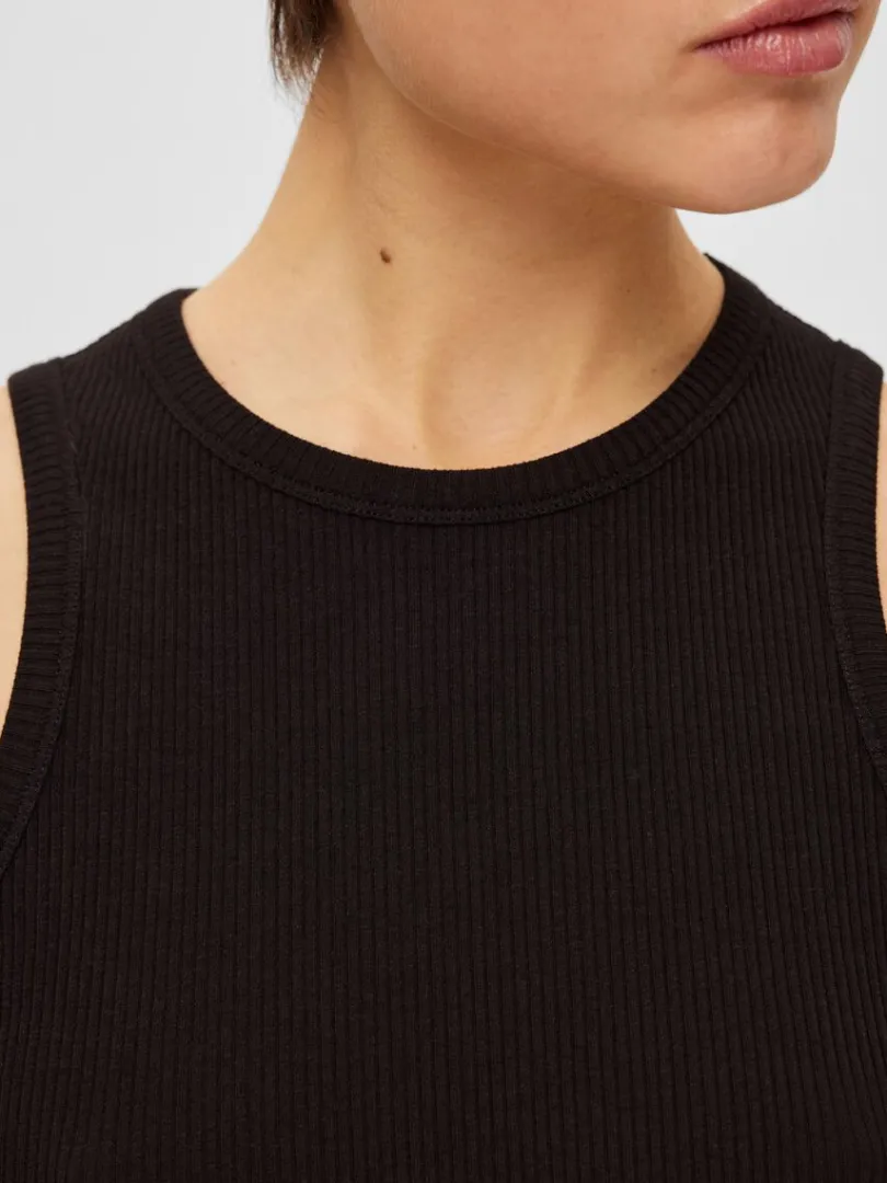 ribbet_tanktop_3-6.webp T-shirts | Toppe Og Bluser>SELECTED RIBBET TANKTOP Black