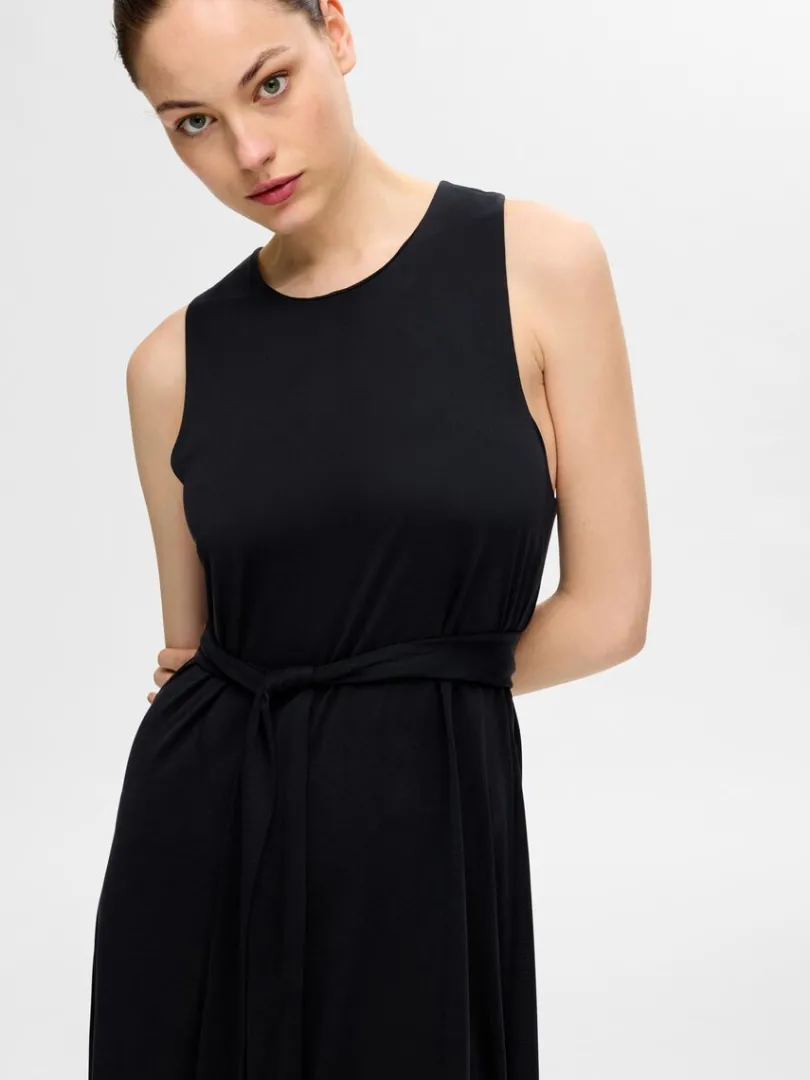 rmels_kort_kjole_2.webp Kjoler>SELECTED ÆRMELØS KORT KJOLE Black