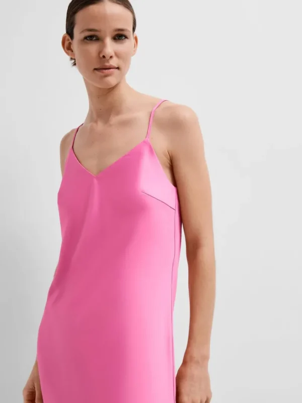 Kjoler>SELECTED ÆRMELØS SATIN MAXIKJOLE Pink
