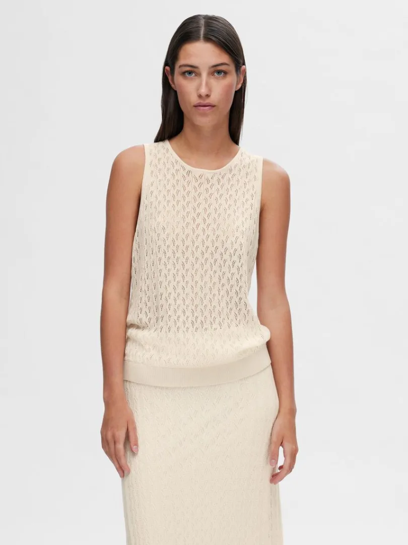 rmels_strikket_top_0-7.webp Toppe Og Bluser | Strik>SELECTED ÆRMELØS STRIKKET TOP Beige