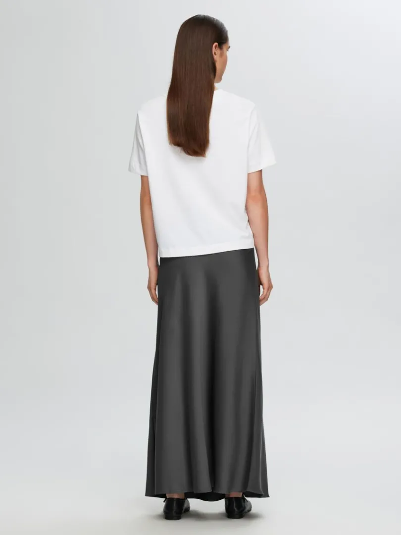 satin_maxinederdel_5.webp Nederdele>SELECTED SATIN MAXINEDERDEL Grey