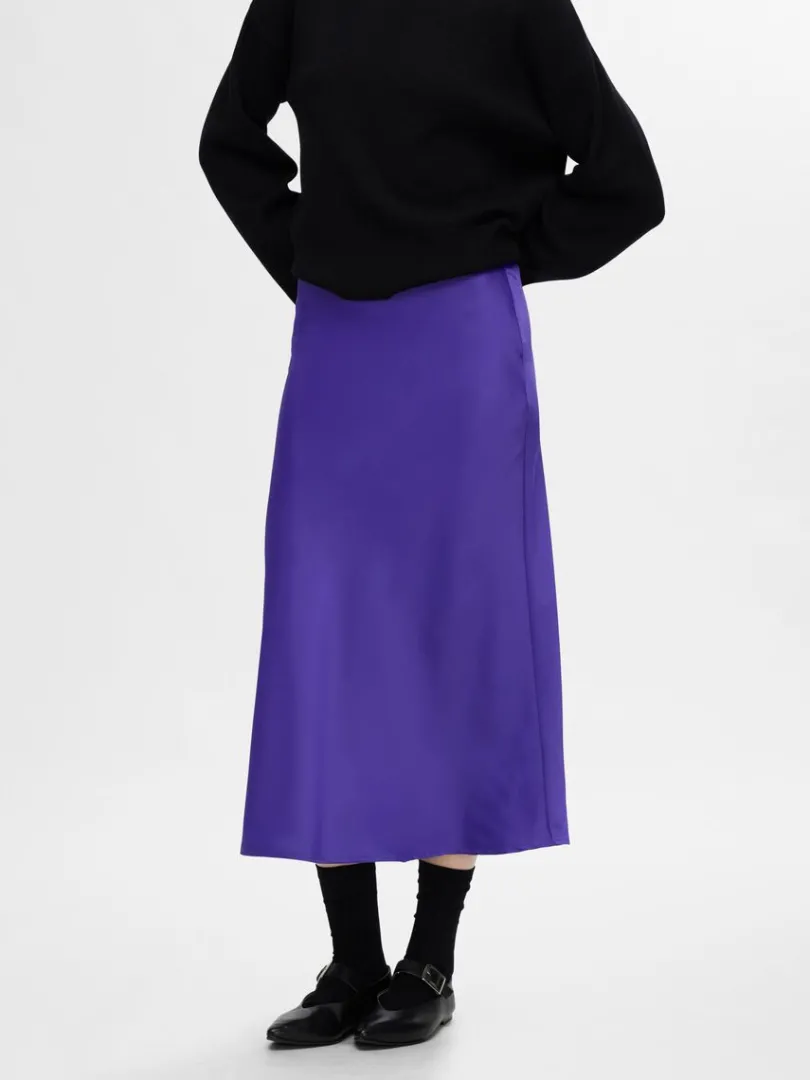 satin_midinederdel_1-1.webp Nederdele>SELECTED SATIN MIDINEDERDEL Purple