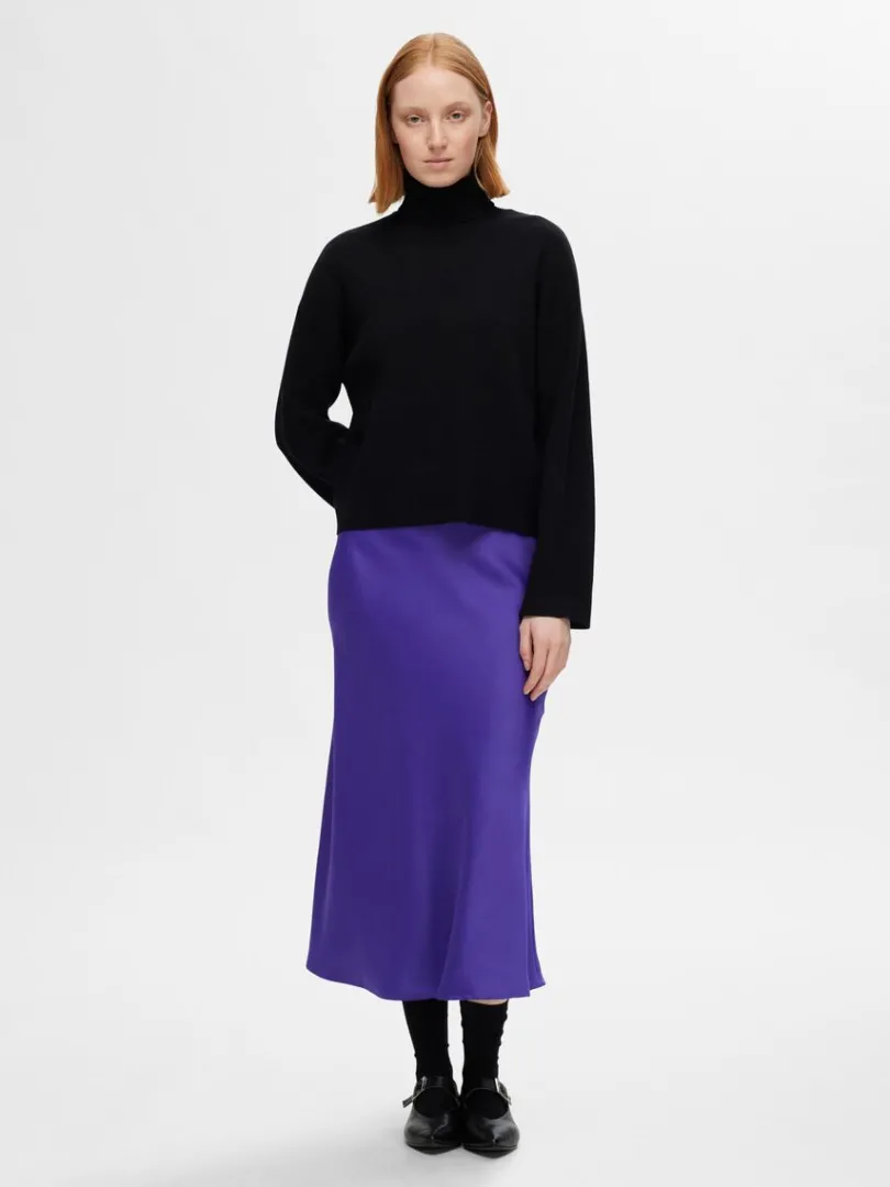 satin_midinederdel_2-1.webp Nederdele>SELECTED SATIN MIDINEDERDEL Purple