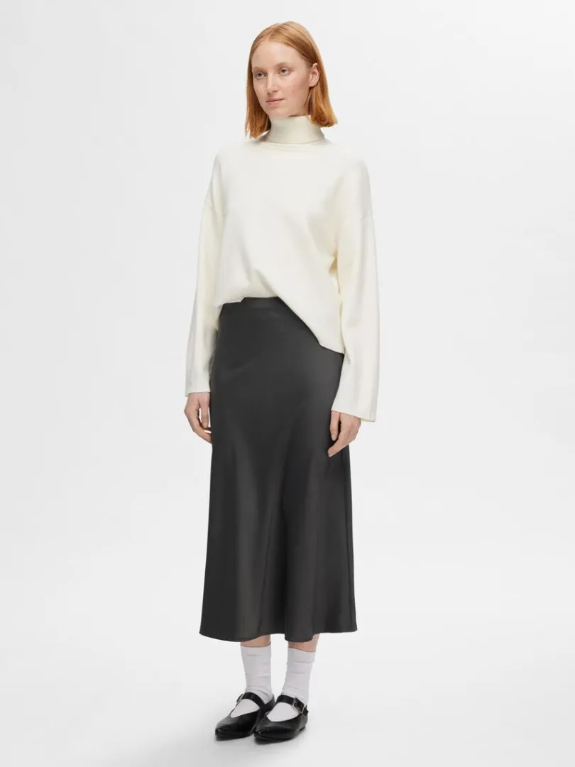 satin_midinederdel_2-3.webp Nederdele>SELECTED SATIN MIDINEDERDEL Grey