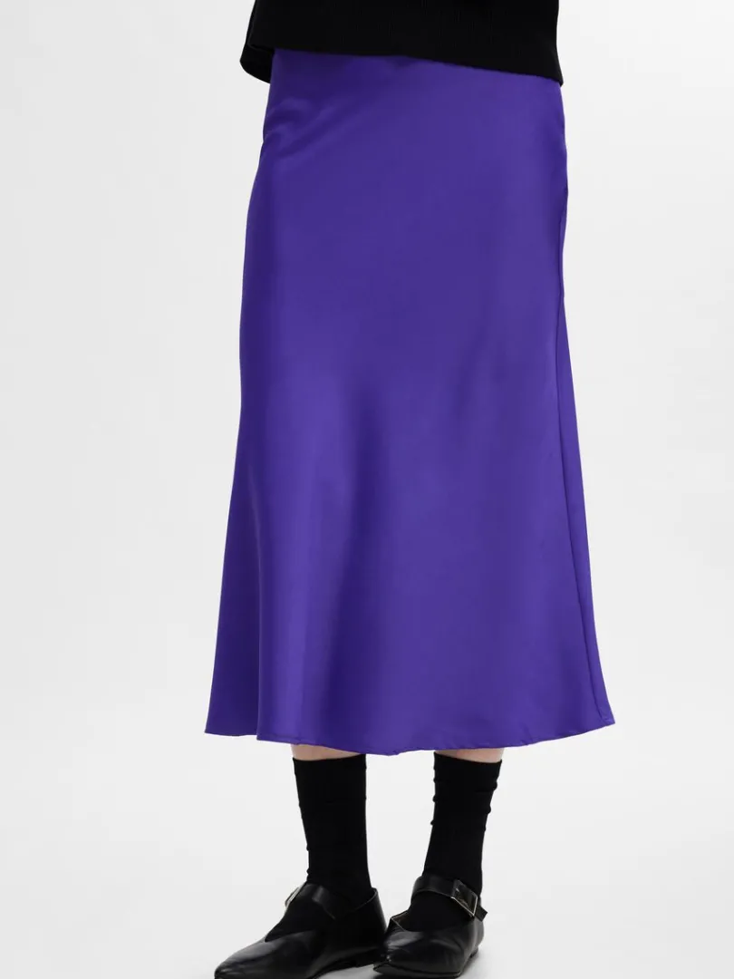 satin_midinederdel_4-1.webp Nederdele>SELECTED SATIN MIDINEDERDEL Purple