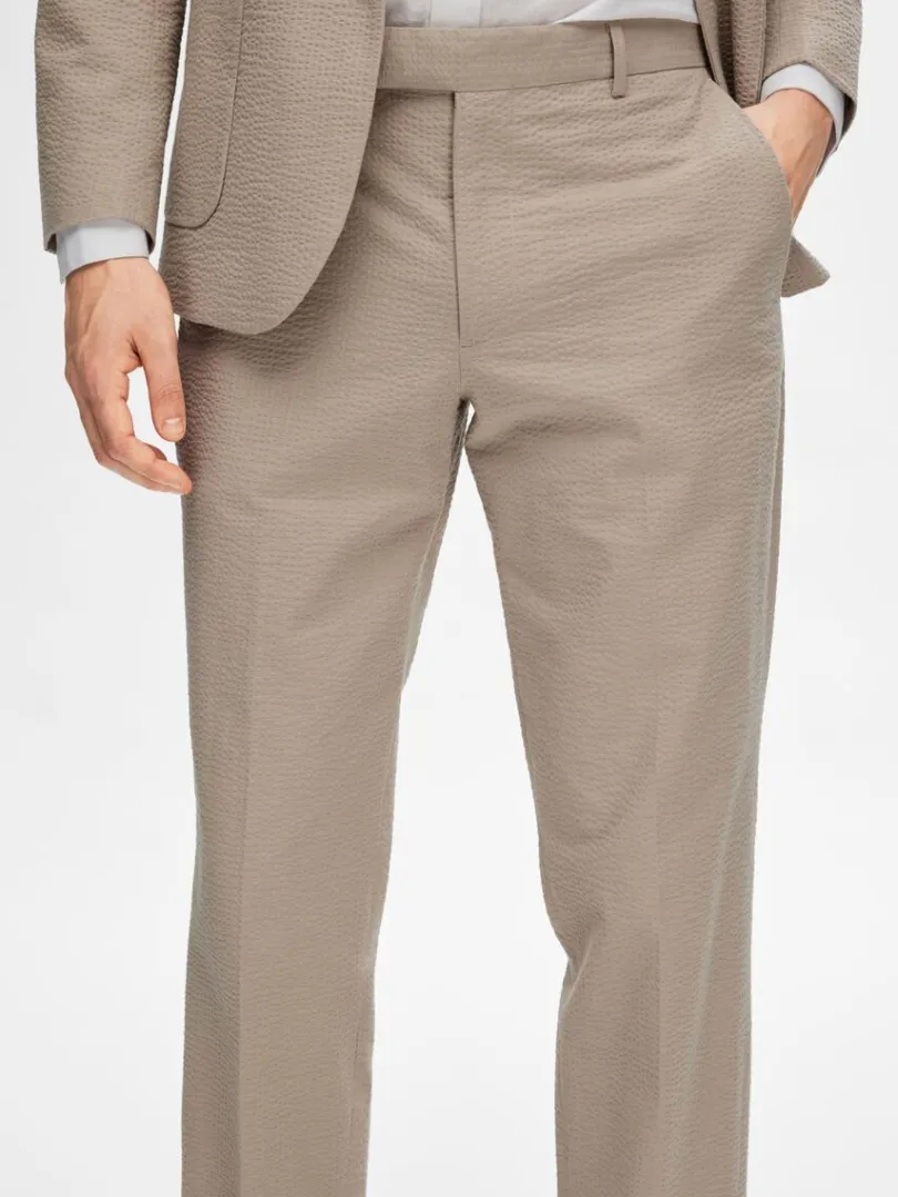 seersucker_habitbukser_5.webp Bukser>SELECTED SEERSUCKER HABITBUKSER Beige