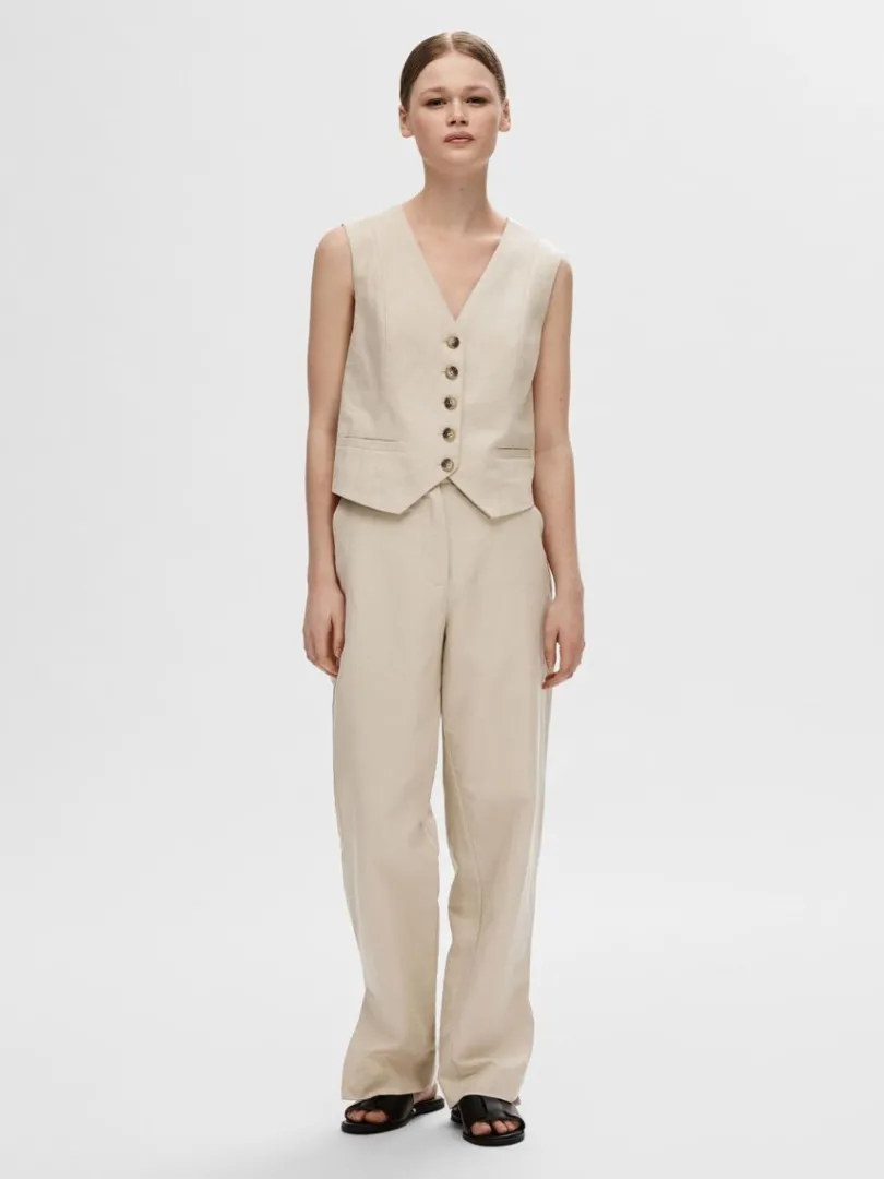 skrddersyede_vest_1-3.webp Jakkesæt & Blazers | Toppe Og Bluser>SELECTED SKRÆDDERSYEDE VEST Beige