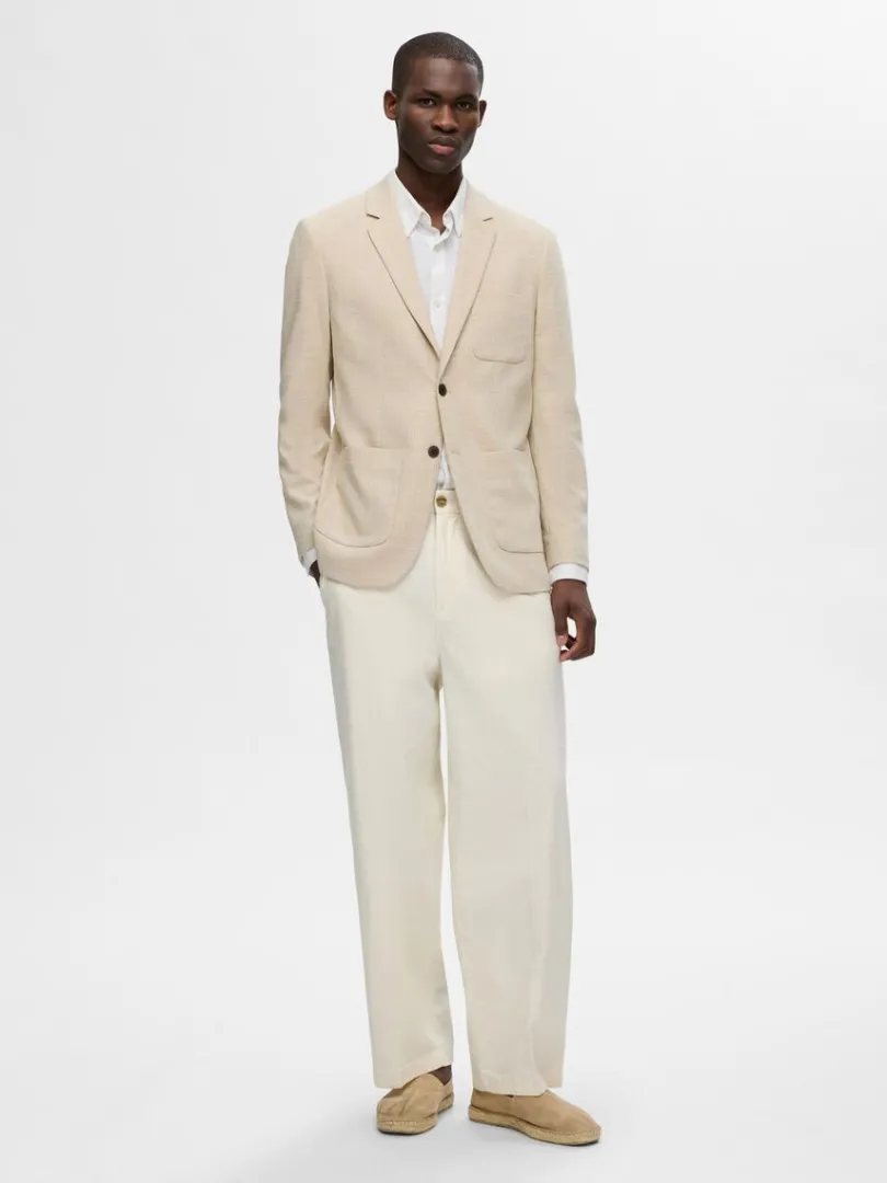 slim_fit_enkeltradet_blaz_1-2.webp Jakkesæt & Blazers>SELECTED SLIM FIT ENKELTRADET BLAZER Beige