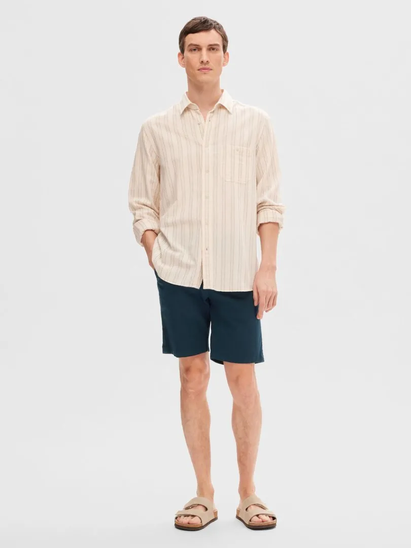 slimfit_chinoshorts_2-1.webp Shorts>SELECTED SLIM-FIT CHINOSHORTS Blue