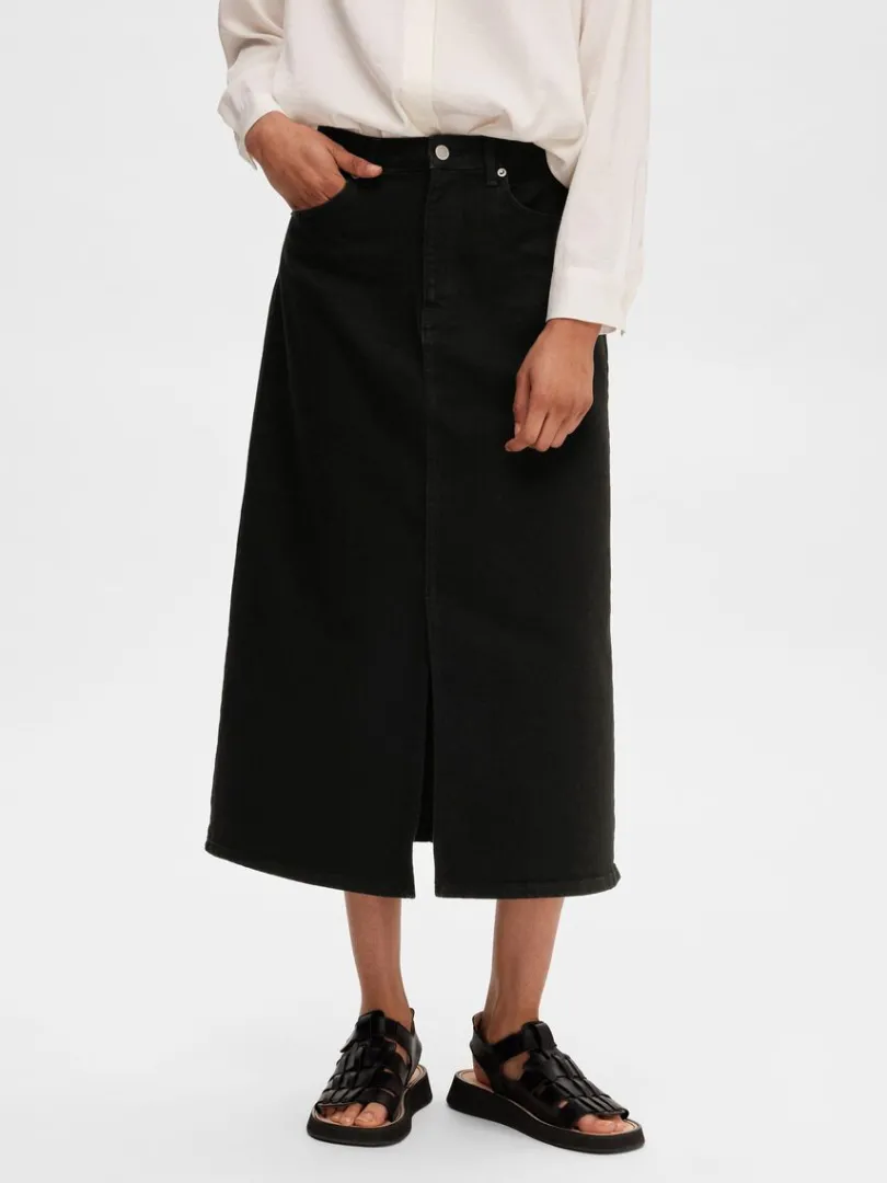 sort_denim_midinederdel_1.webp Nederdele>SELECTED SORT DENIM MIDINEDERDEL Black