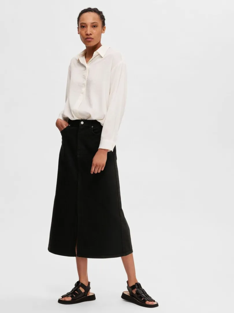 sort_denim_midinederdel_3.webp Nederdele>SELECTED SORT DENIM MIDINEDERDEL Black