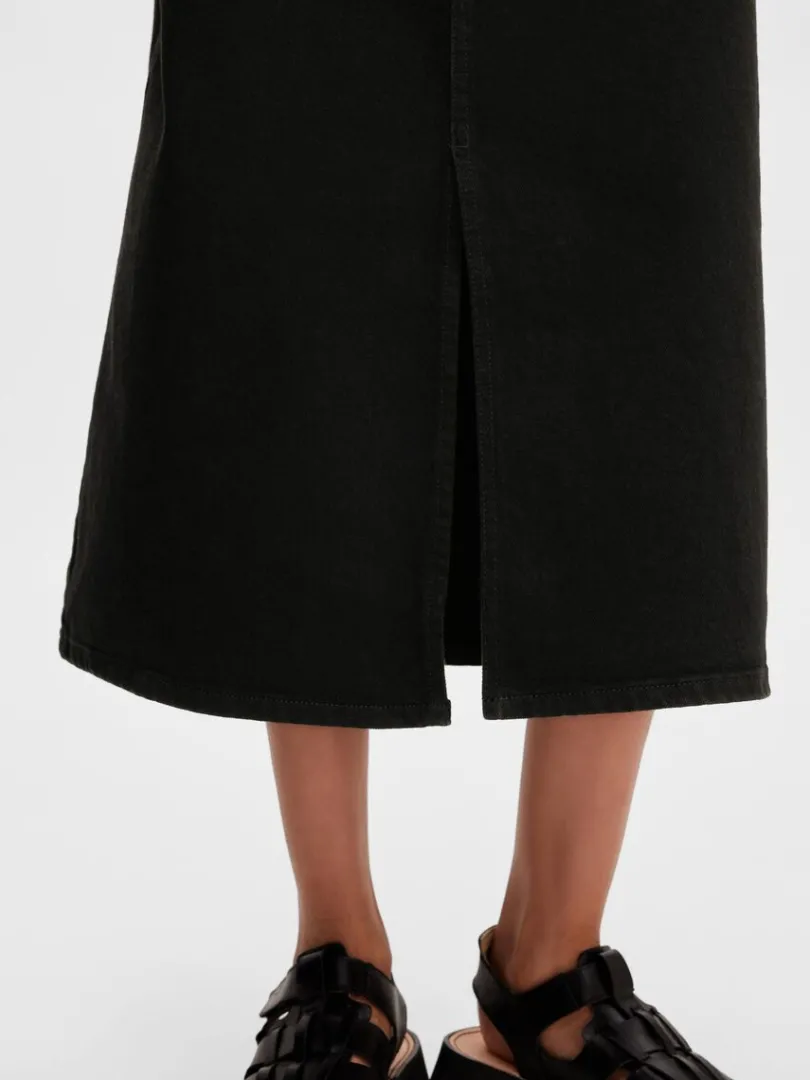 sort_denim_midinederdel_4.webp Nederdele>SELECTED SORT DENIM MIDINEDERDEL Black