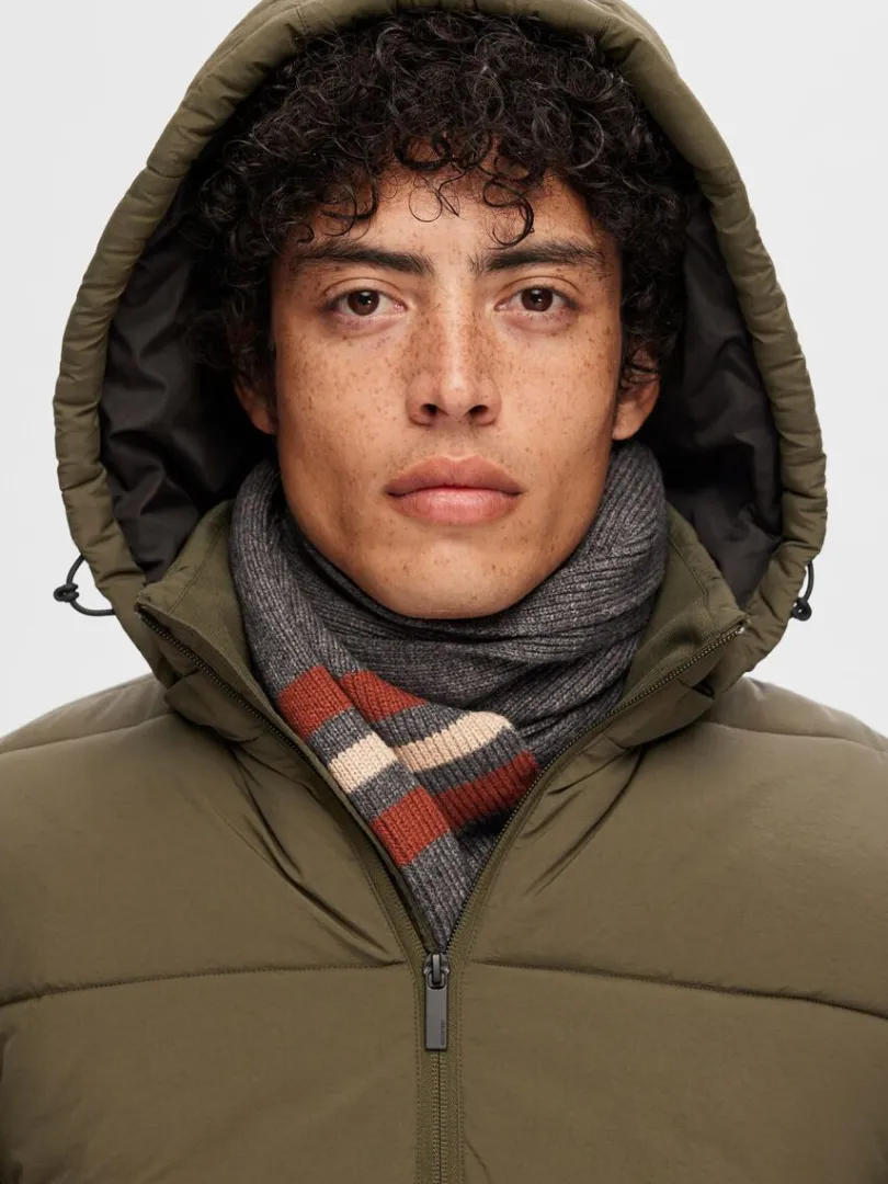 stribet_halstrklde_3.webp Accessories>SELECTED STRIBET HALSTØRKLÆDE Grey