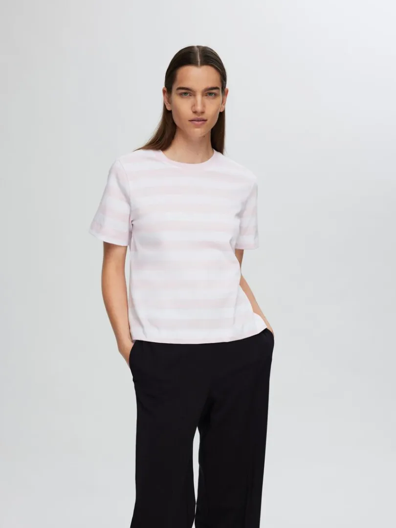 stribet_tshirt_2-2.webp T-shirts>SELECTED STRIBET T-SHIRT Pink
