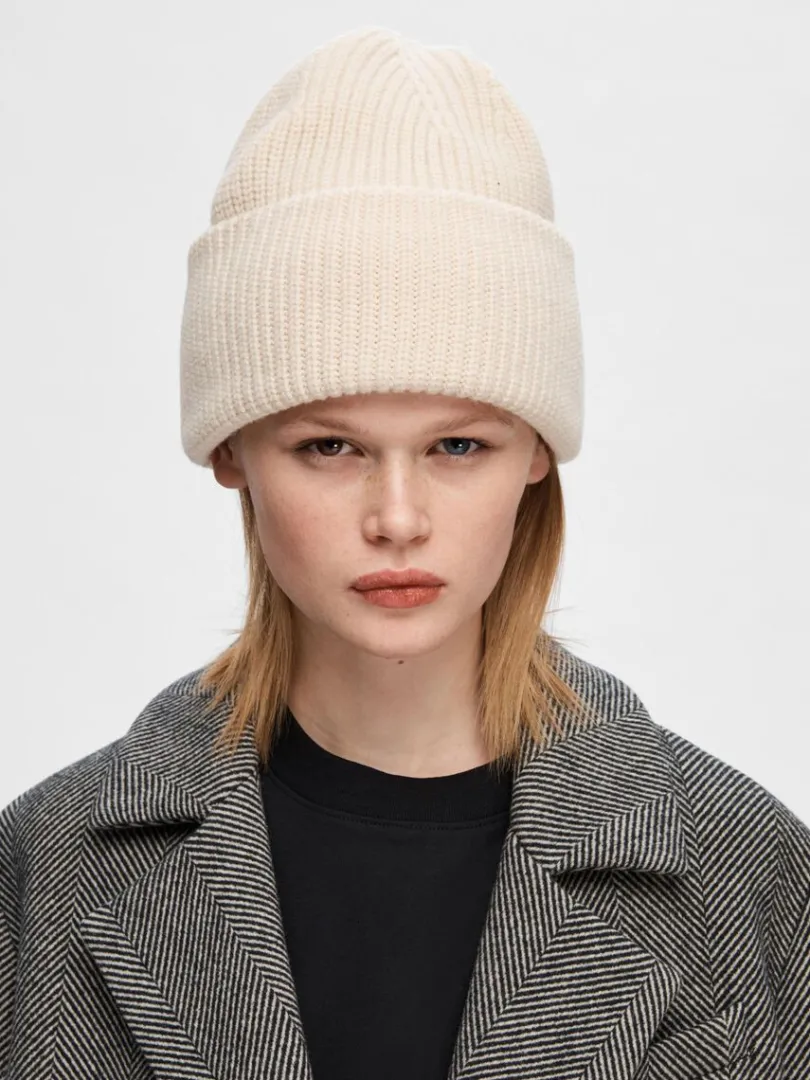 strikket_hue_0.webp Accessories>SELECTED STRIKKET HUE Beige