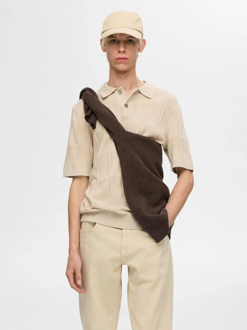 strikket_polo_0-4.webp Poloer | Strik>SELECTED STRIKKET POLO Beige