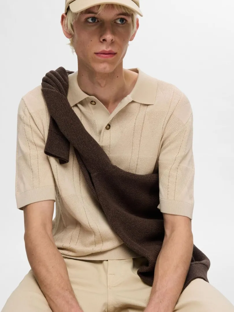 strikket_polo_2-4.webp Poloer | Strik>SELECTED STRIKKET POLO Beige