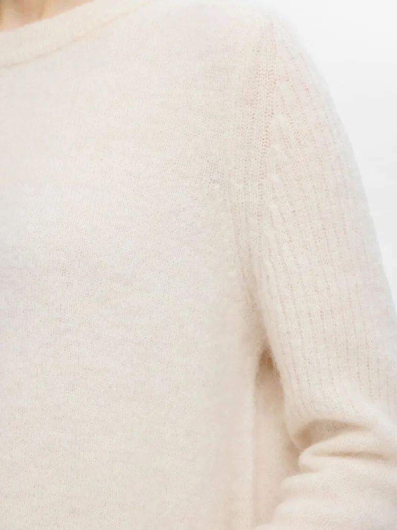 strikket_sweater_med_rund_3-1.webp Strik>SELECTED STRIKKET SWEATER MED RUND HALS Beige