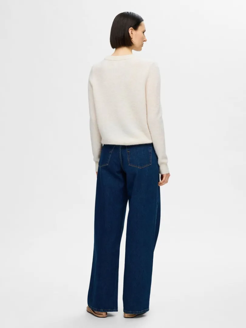 strikket_sweater_med_rund_4-1.webp Strik>SELECTED STRIKKET SWEATER MED RUND HALS Beige