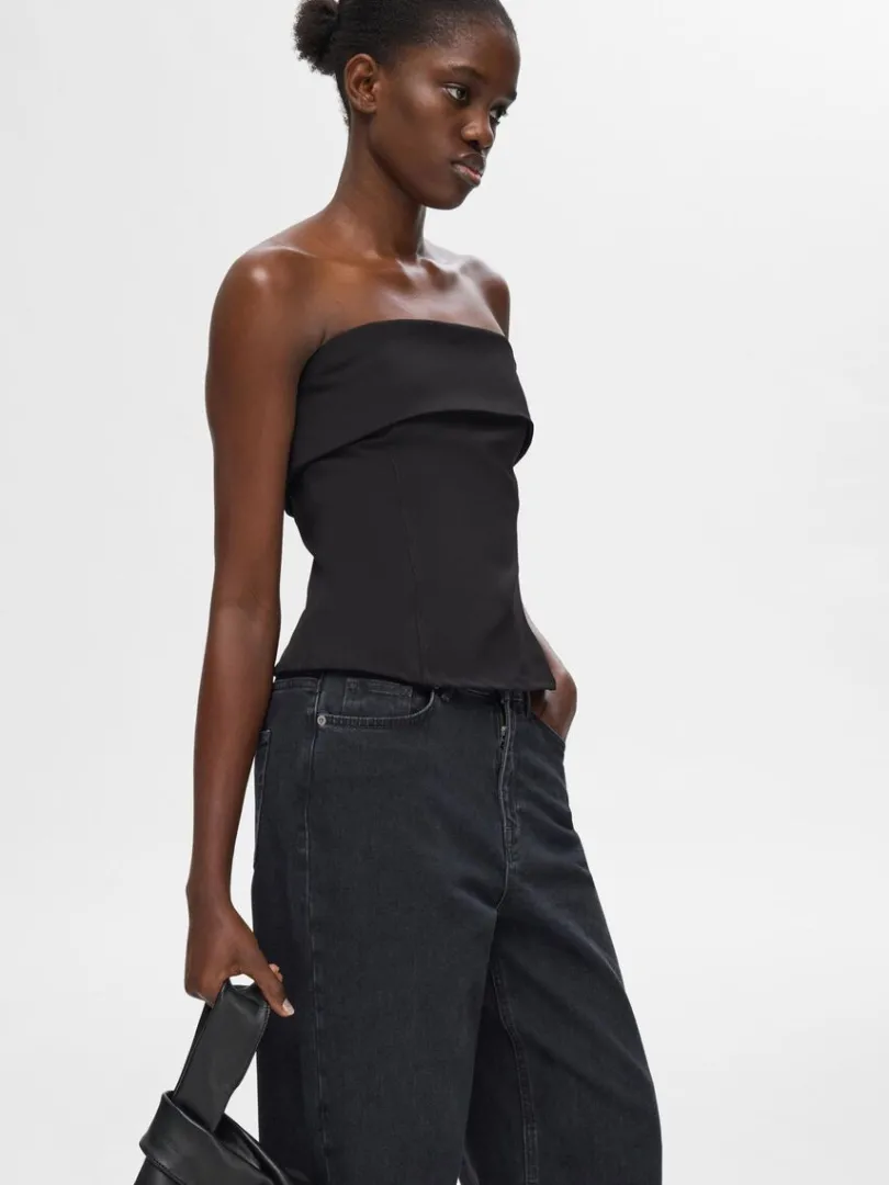 stropls_top_2.webp Toppe Og Bluser>SELECTED STROPLØS TOP Black