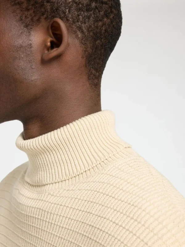 Strik>SELECTED STRUKTURERET RULLEKRAVE Beige