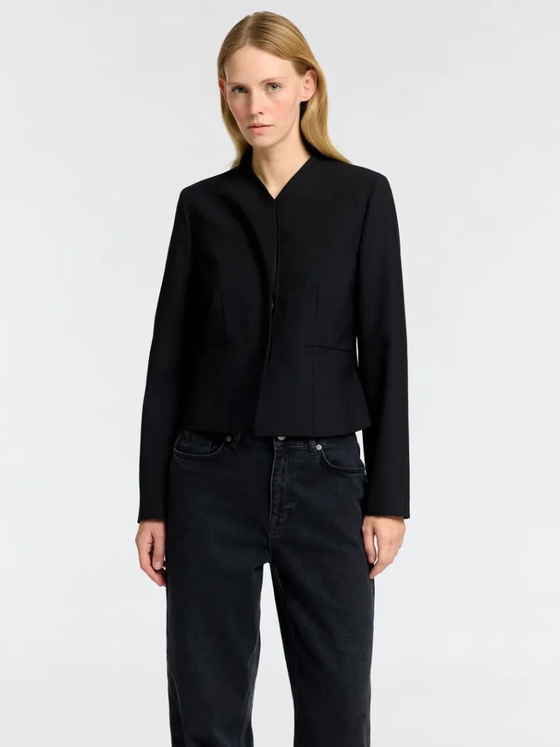ttsiddende_blazer_0.webp Overtøj | Jakkesæt & Blazers>SELECTED TÆTSIDDENDE BLAZER Black