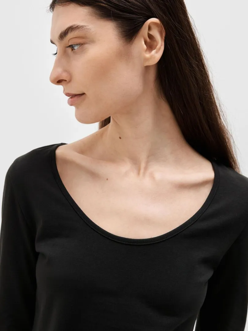 vendbar_langrmet_tshirt_2-1.webp T-shirts>SELECTED VENDBAR LANGÆRMET T-SHIRT Black