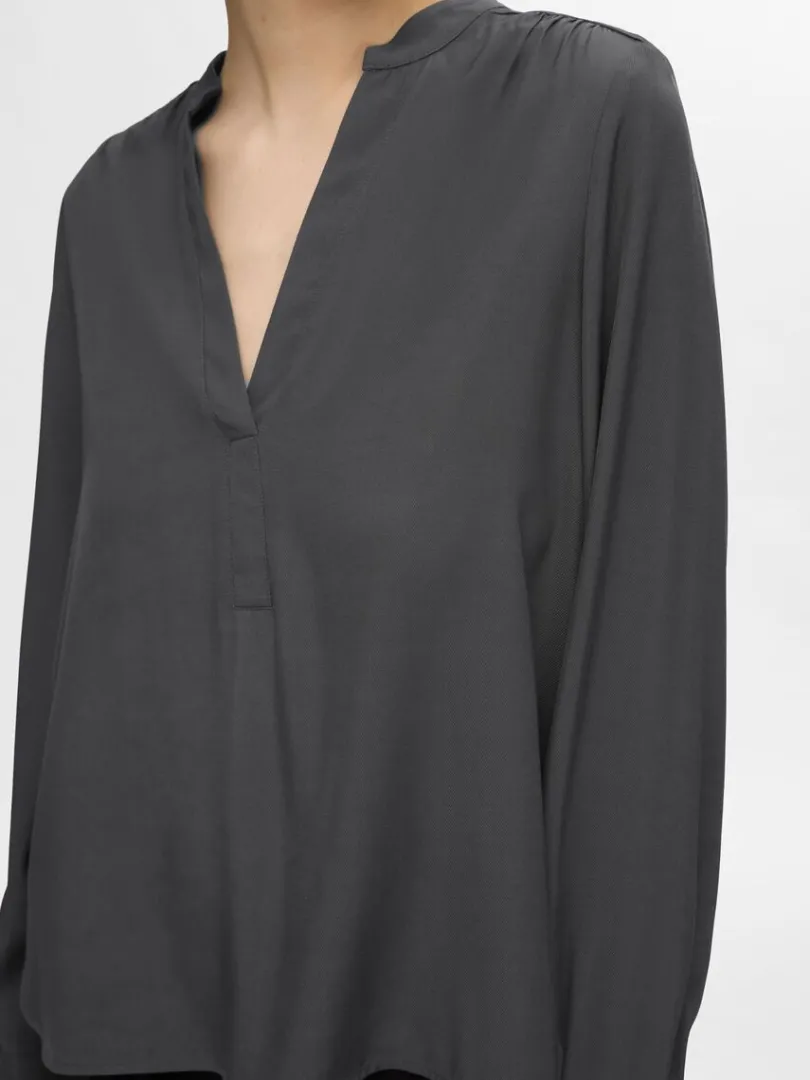vudskring_bluse_3.webp Toppe Og Bluser>SELECTED V-UDSKÆRING BLUSE Grey